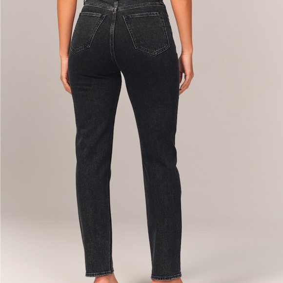 Curve Love Ultra High Rise Ankle Straight Jean in Black size 29 - Picture 2 of 5